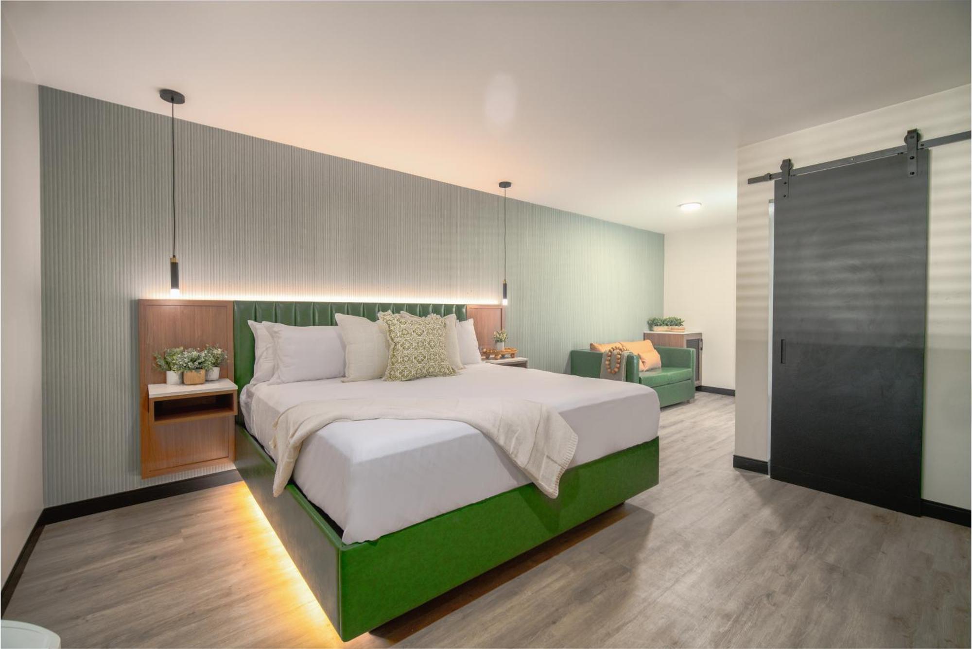Hotel Lyfe & By Aga- North Hollywood Universal Los Angeles